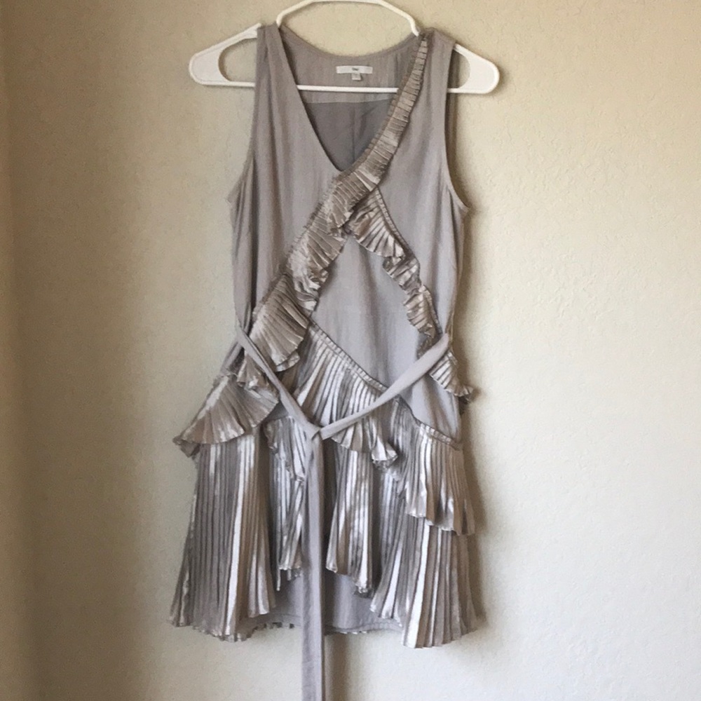 Gap ruffled champagne dress size 0!